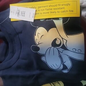 Gap Disney pajama set 5T toddlers. New With Tags, in Bag